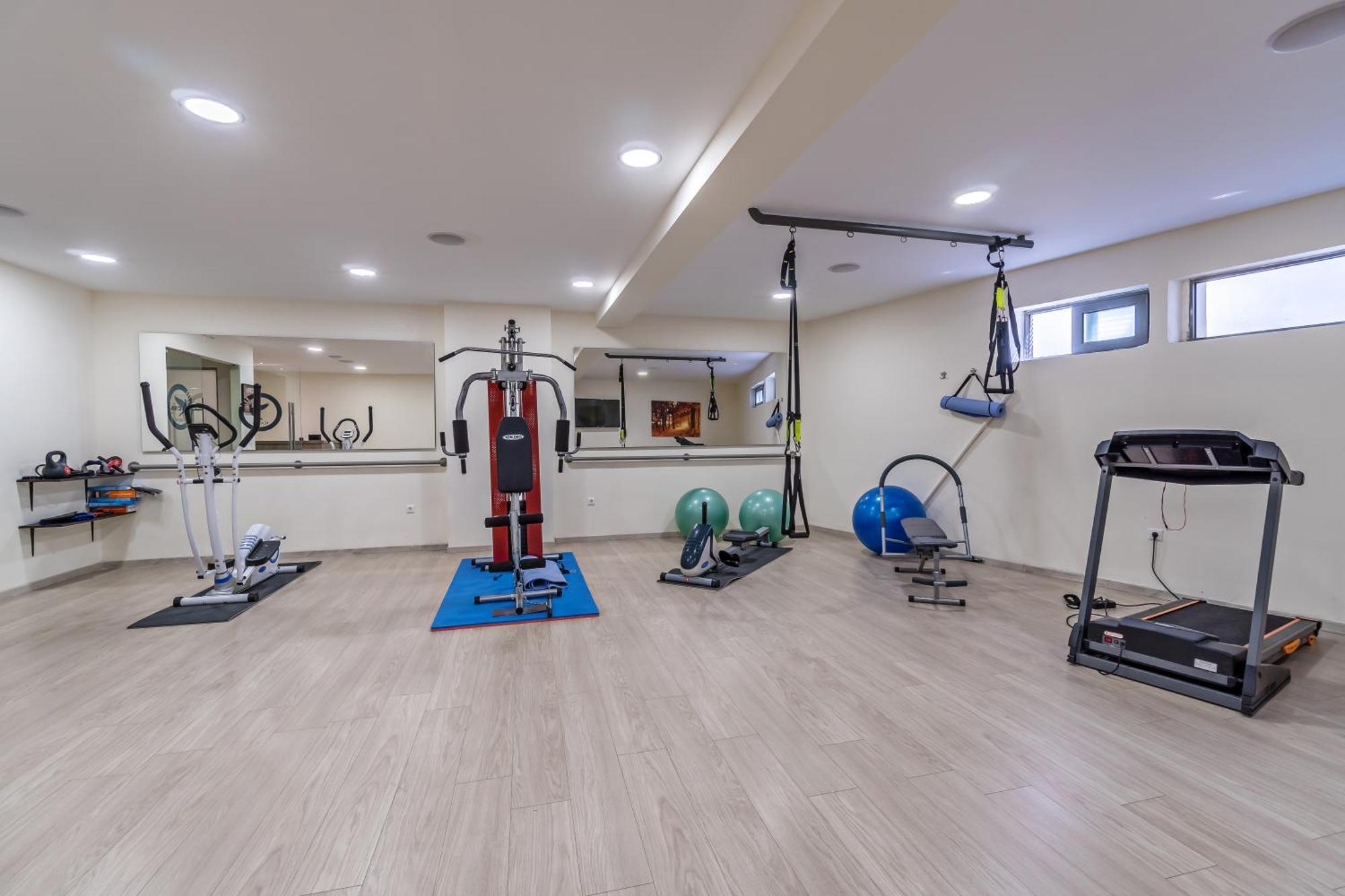 Lefkoniko Beach & Icarus Suite Apts Ретимно Екстериор снимка