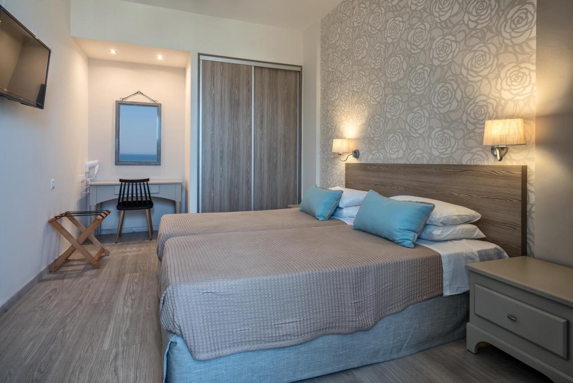 Lefkoniko Beach & Icarus Suite Apts Ретимно Екстериор снимка