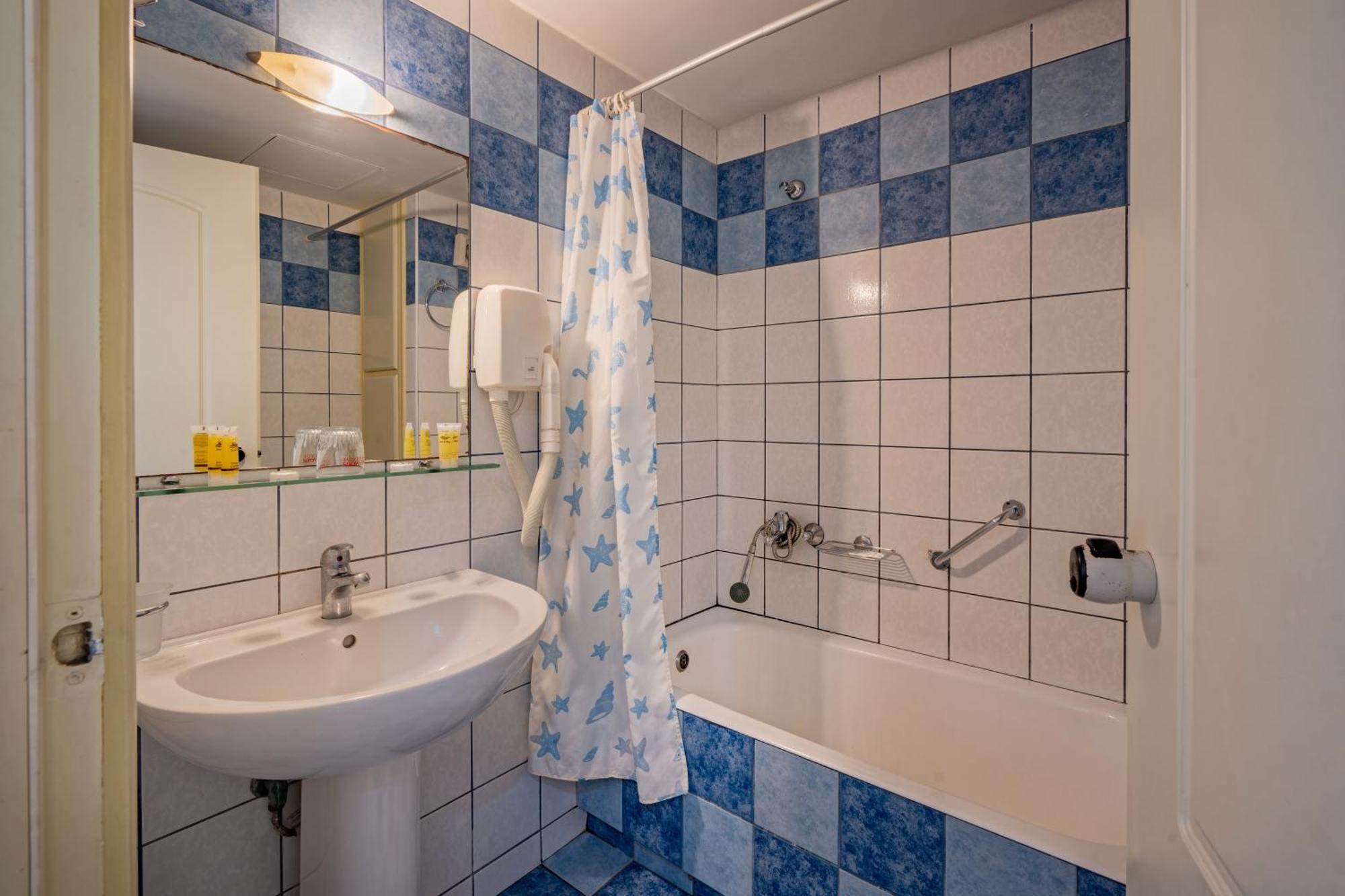 Lefkoniko Beach & Icarus Suite Apts Ретимно Екстериор снимка