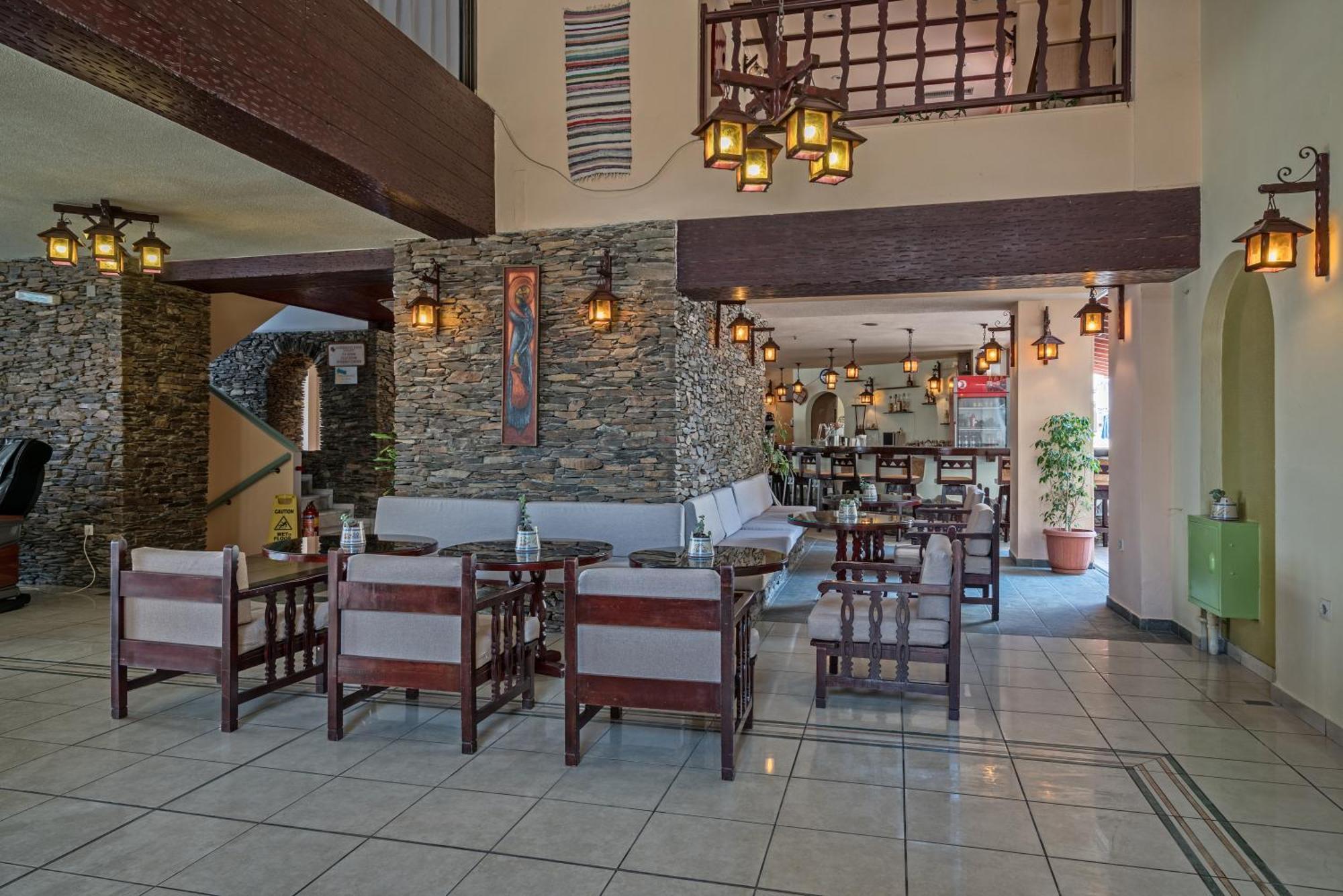Lefkoniko Beach & Icarus Suite Apts Ретимно Екстериор снимка